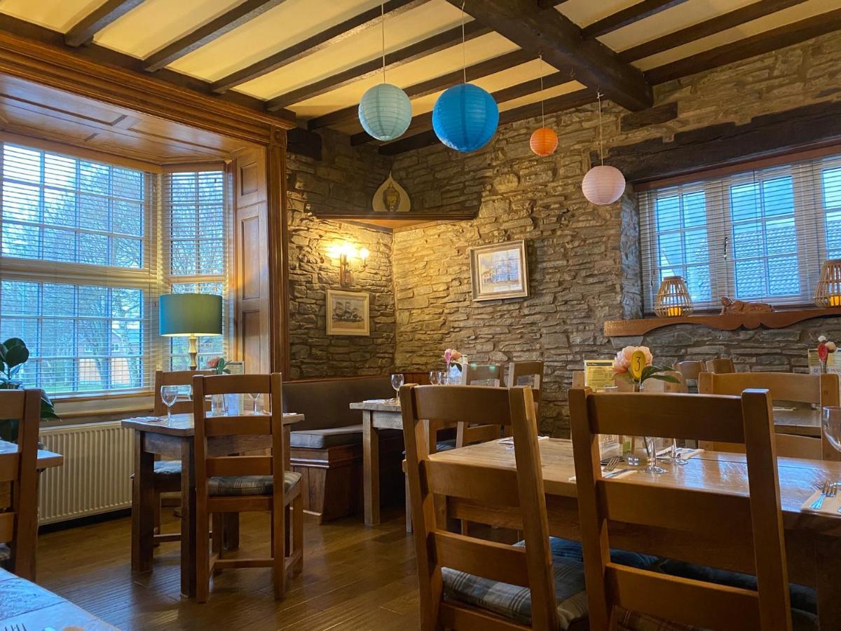 Castle Inn Knighton  Exterior foto